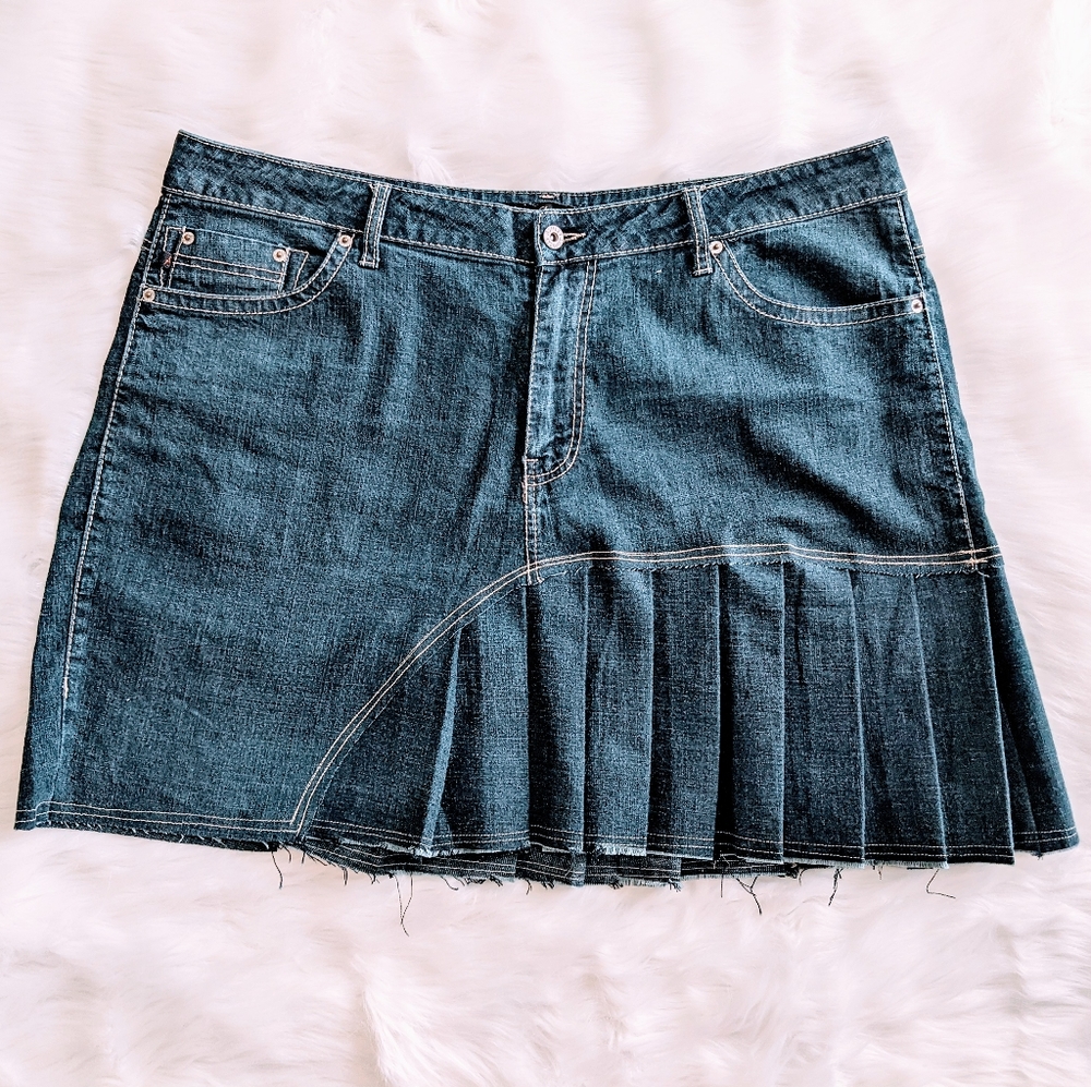 Reworked Pleated Denim Plus Size Skirt